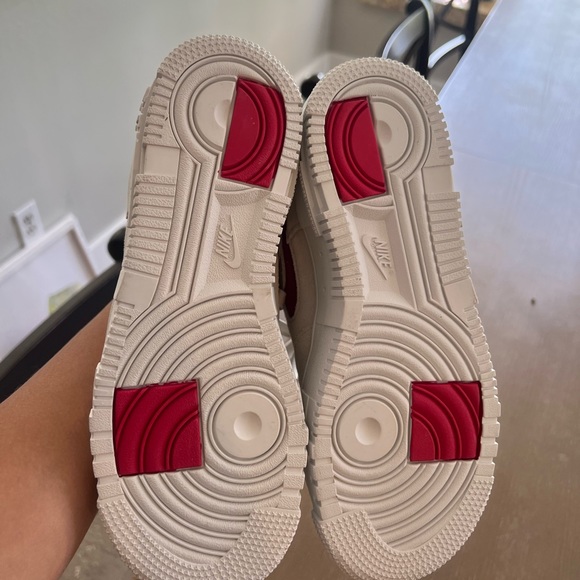 Women’s Air Force one pixel “mystic hibiscus” - Picture 7 of 7